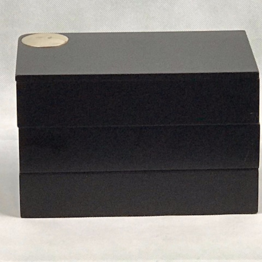 Jewelry box